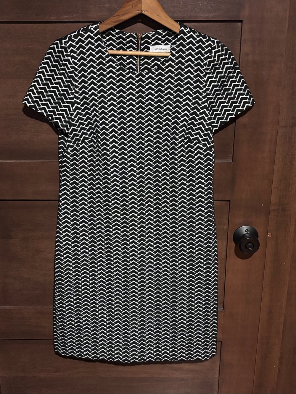 Calvin Klein Black & White Geometric Short Sleeve Shift Dress
